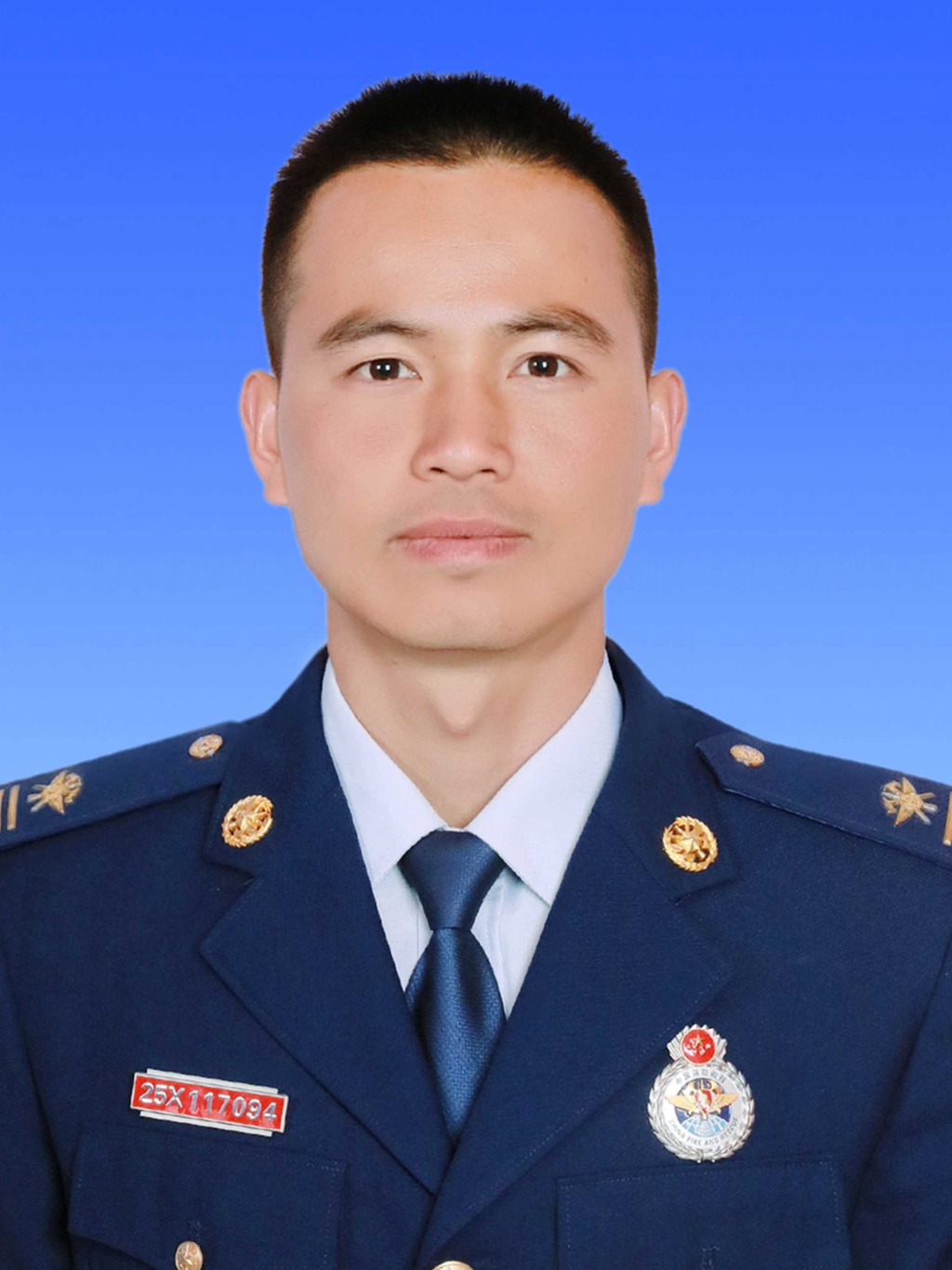 卢德池免冠照_副本.jpg